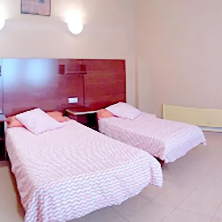 Residencia Hostel *
